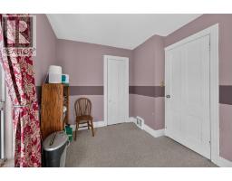 230 PICTON Street E - 21
