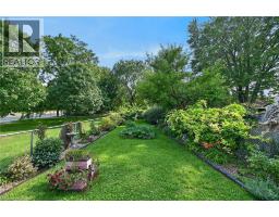 230 PICTON Street E - 35