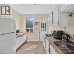 230 PICTON Street E - 7