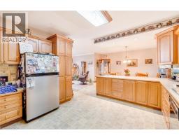 875 SAFARI Road - 43