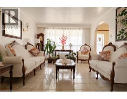 43 HENLEY Drive - 4
