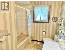 44 DOUGLAS Avenue - 16