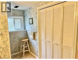 44 DOUGLAS Avenue - 30