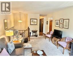 44 DOUGLAS Avenue - 7