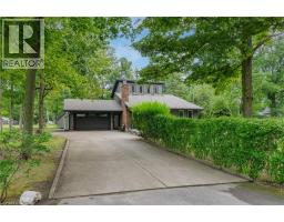 4905 MAPLEVIEW Crescent - 2