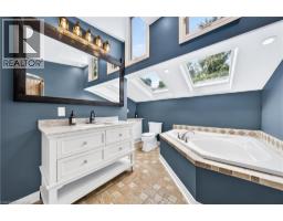 4905 MAPLEVIEW Crescent - 32