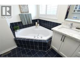 470 AMANDA Crescent - 29