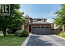 470 AMANDA Crescent - 3