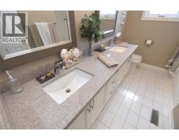 470 AMANDA Crescent - 36