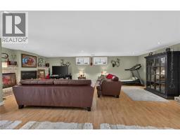 49 BROOKSTREAM Court - 32
