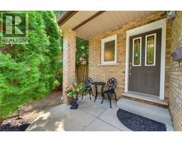 32 SILVERVINE Drive - 2
