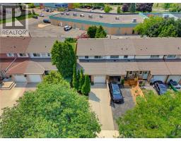 32 SILVERVINE Drive - 28
