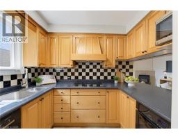 32 SILVERVINE Drive - 7