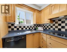 32 SILVERVINE Drive - 8