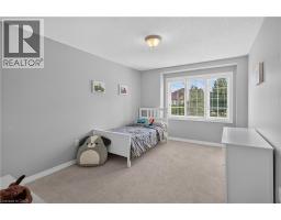 82 MAPLEVALE Drive - 25