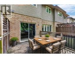 82 MAPLEVALE Drive - 32