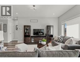 1070 EVANS Street W - 14
