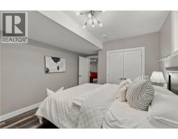 1070 EVANS Street W - 32