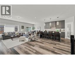 1070 EVANS Street W - 7