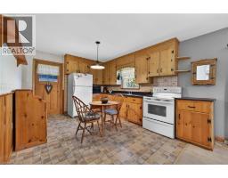 46 ERIE Street N - 17