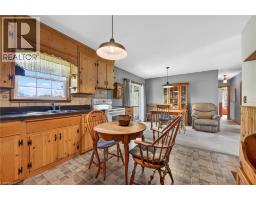 46 ERIE Street N - 19