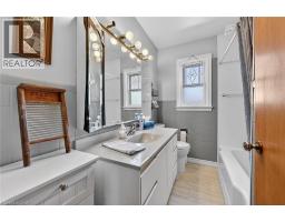 46 ERIE Street N - 23