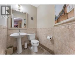 60 CHANDOS Drive - 18