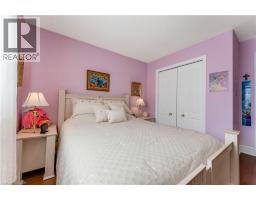 60 CHANDOS Drive - 25