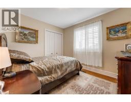 60 CHANDOS Drive - 27
