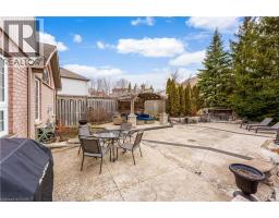 60 CHANDOS Drive - 39