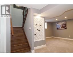 64 ENGLISH Crescent - 21