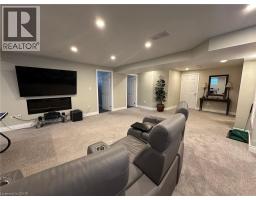 64 ENGLISH Crescent - 26