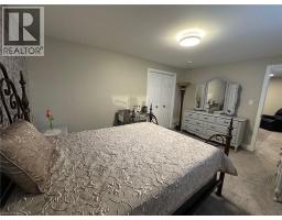 64 ENGLISH Crescent - 28