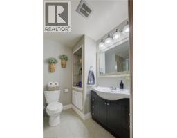 47 MANOR Drive - 35