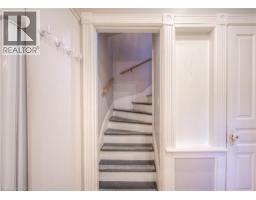 19 ROLAND Street - 22