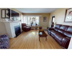 134 QUEENSWAY Drive - 4