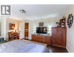 13 FERNCLIFFE Street - 16