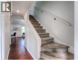 44 DUNDAS Street E - 17