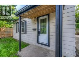 44 DUNDAS Street E - 2