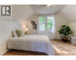 44 DUNDAS Street E - 21