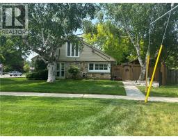 34 QUEENSWAY Drive - 1