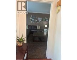 34 QUEENSWAY Drive - 12
