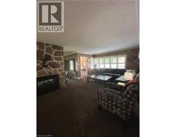 34 QUEENSWAY Drive - 14