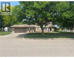 34 QUEENSWAY Drive - 2