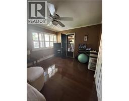 34 QUEENSWAY Drive - 21