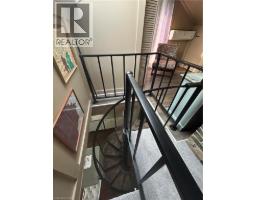 34 QUEENSWAY Drive - 31