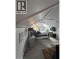 34 QUEENSWAY Drive - 34