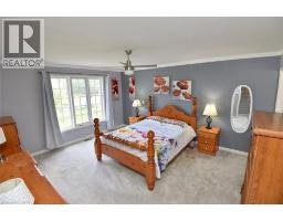 18 CLARA Crescent - 18