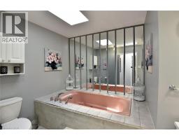 18 CLARA Crescent - 24