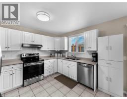 15 SHANNON Street - 16